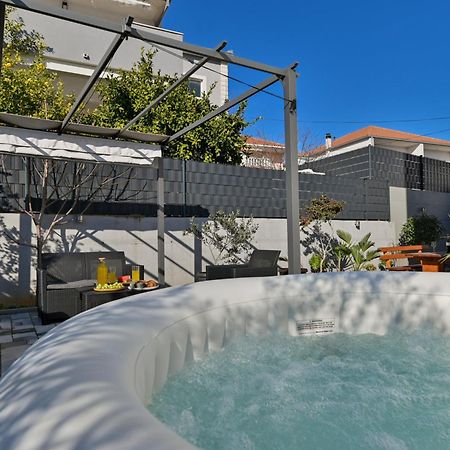 Luxury Apartment With Garden Jacuzzi And Wellness Trogir Bagian luar foto