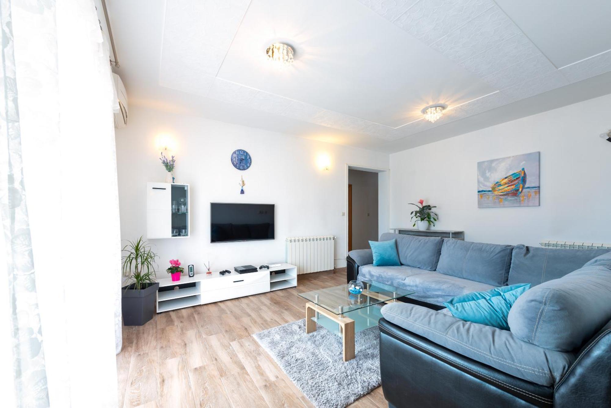 Luxury Apartment With Garden Jacuzzi And Wellness Trogir Bagian luar foto